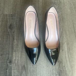 Bueupu size 9.5 black heels